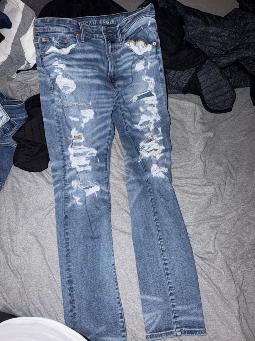 American Eagle Outfitters Light Blue Distressed Skinny Jeans